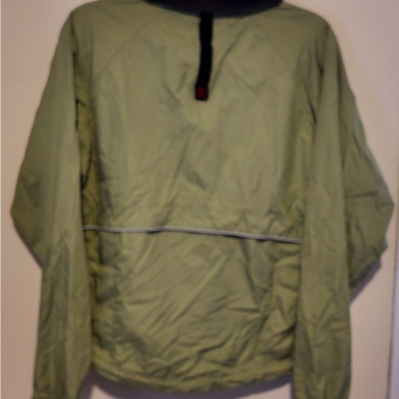 The North Face Vintage Green Windbreaker Jacket -Pre-Loved, Lightweight Packable - Picture 6 of 9